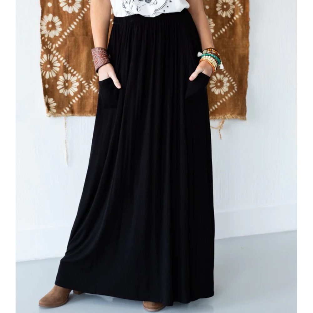 Pocketed maxi skirt